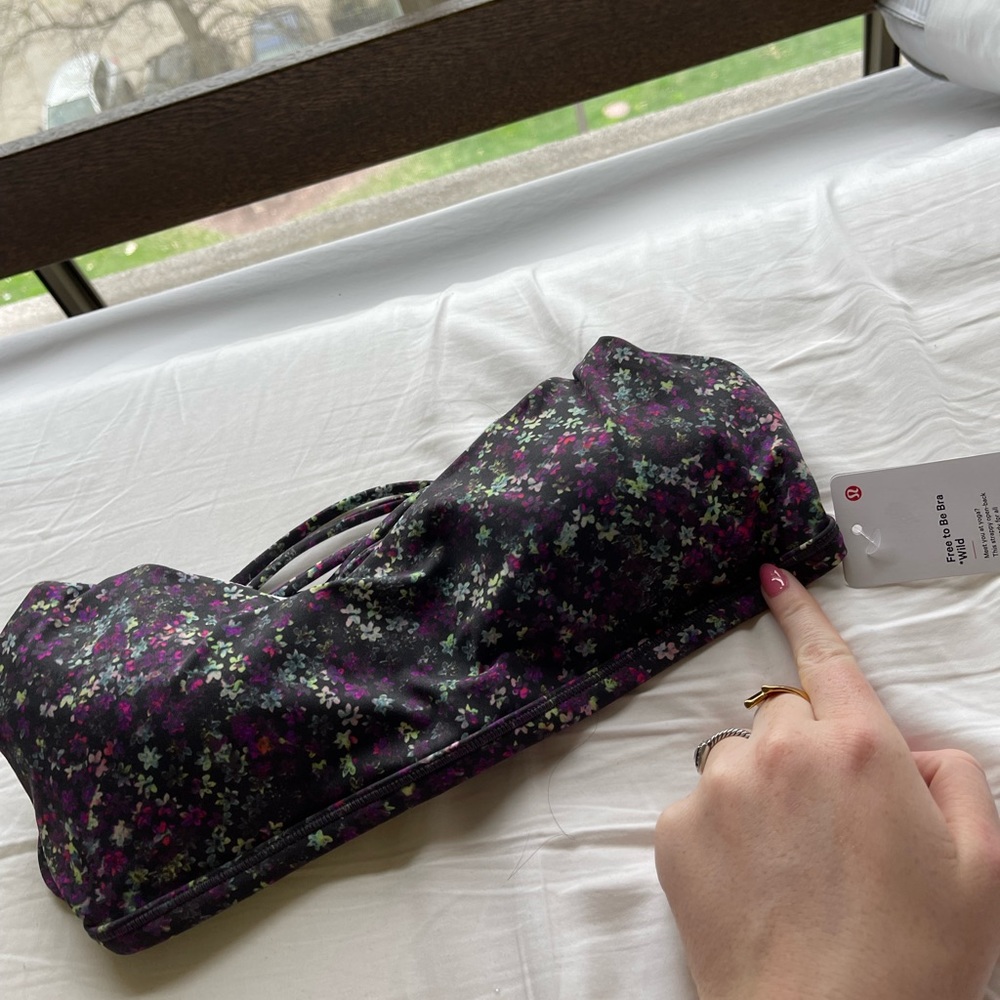 Lululemon free to be wild bra